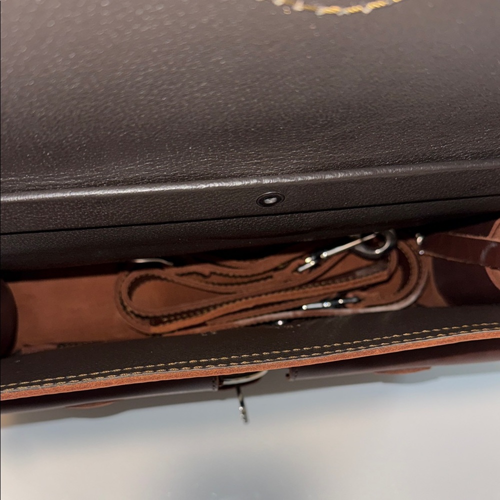 Brand new Saddleback Brown Leather Men's Bag - Picture 4 of 6